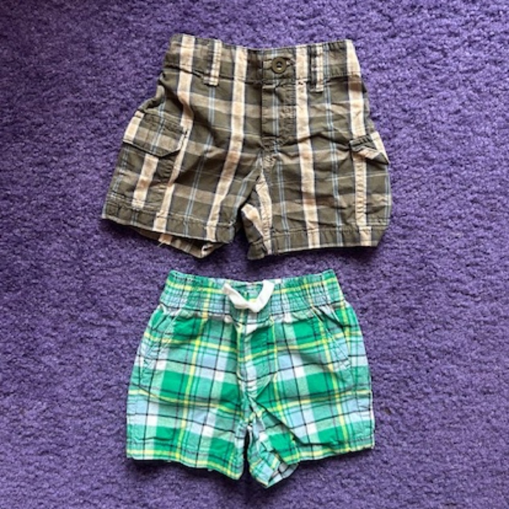 Baby Boy plaid shorts - Size 3-6 Months.